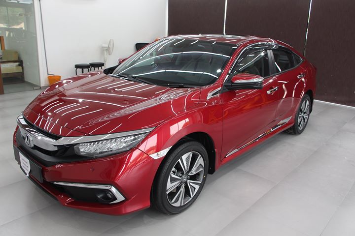 Dazzling, mirror-like finish and color-depth like none other! 9H ceramic coating brings the glossy back! Creative Motors can make your car shine like a Diamond.

Honda Civic 2019 got Ceramic Diamond Coating

For Inquiries Call - 9909999135

www.creativemotors.in