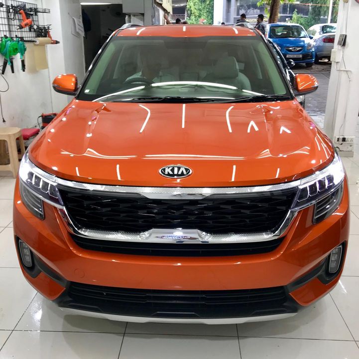 Kia Seltos Protected by Ceramic Coating 🔥

Benefits of Ceramic Coating👇     
🔺9H Hardness coat   
🔺Remove Swirl marks  
🔺Weather Resistance   
🔺Mirror finish   
🔺Avoids UV rays   
🔺Water & Dust Repellent 

Call-9909999135
or
Visit-www.creativemotors.in

#ceramiccoating #nanoceramiccoating #glasscoating #creativemotors #kiaseltos #qualityovereverything  @ Ahmedabad, India
