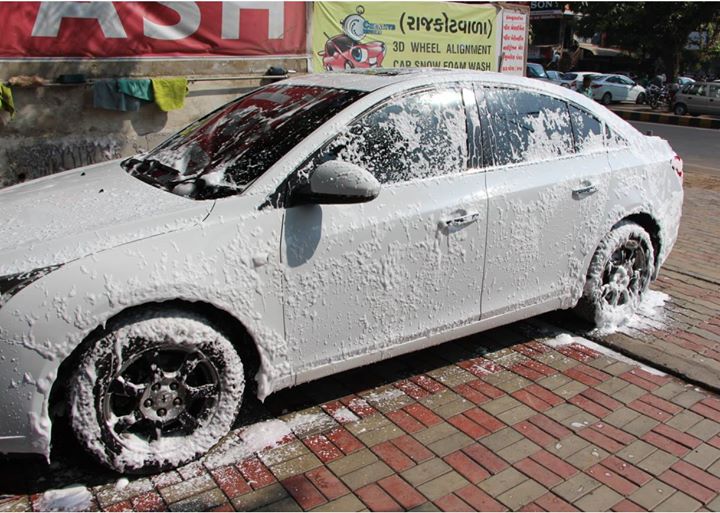 Make people envy with your Shiny Car while stand on Traffic Junction ... 

#creativemotors bring Snow Foam Car Wash with advantages of infliction of swirls.