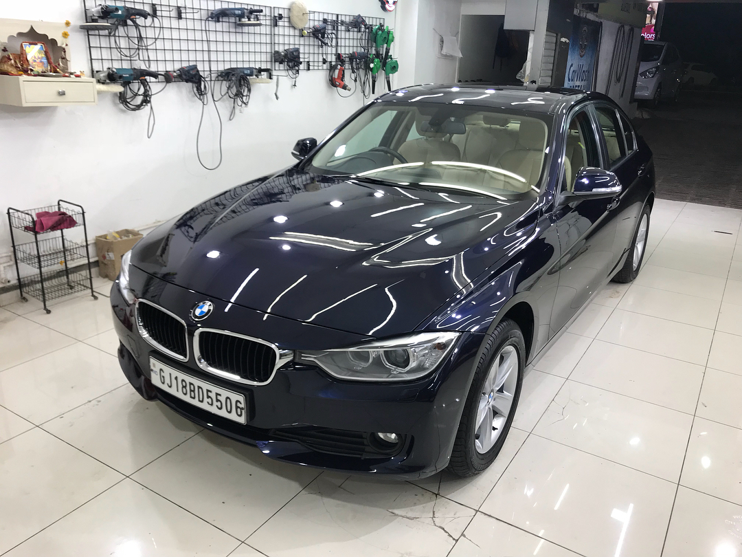 #Bmw #3series series got ceramic Coating at our Mithakhali Outlet

#Benefits: - Scratch Resistant - Easy to Clean & Maintain - High Glossy Shine - Highly Durable 
#creativemotors #bikes #bikers  #microdetailing #ceramiccoatings #coatings  #glasscoatings #waterrepellant #scratchproof #supercars #Rajkot #ahmedabad #qualityovereverything