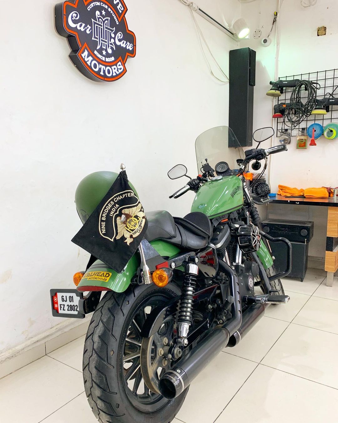 Ceramic Coating on Customised Harley Iron 883 
Get your Rides Ceramic Coating at Reasonable Rates

Inquire Now 👉🏻 9909999135

#solorider #happyclient #creativemotors
