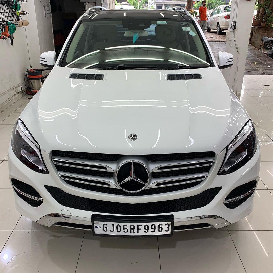 Mercedes GLE 250 Protected by Ceramic Diamond Coating 💎

This Car came Specially from Surat for the Treatment

We give Best Quality Ceramic Coatings at Reasonable Rates

Inquire Now👉🏻9909999135

Creative Motors 
Ahmedabad & Rajkot 
#ceramiccoating #nanoceramiccoating #glasscoating #creativemotors #qualityovereverything #surat #mercedes #mercedesgle