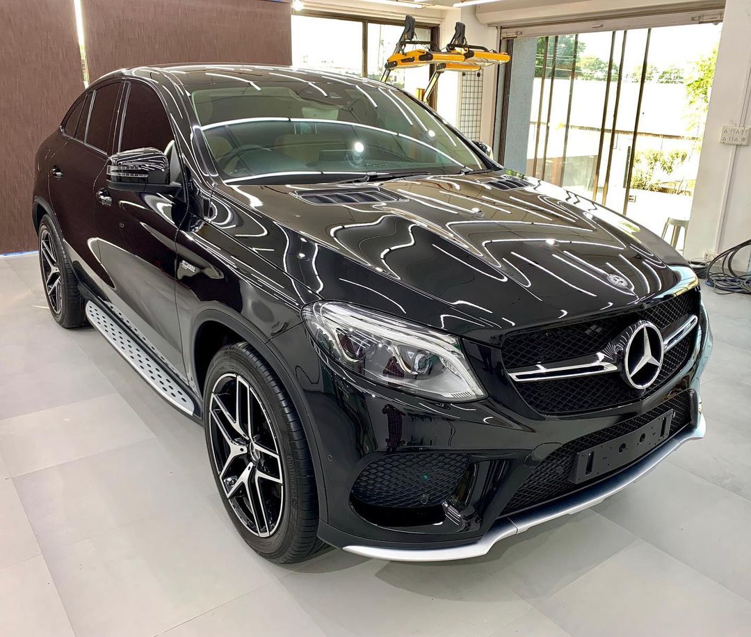 Mercedes GLE 43 AMG Protected by Ceramic Diamond Plus Package

Enriches the Paint & Makes it Scratch Resistant 
Benefits 👇 🔺9H Hardness coat 🔺Remove Swirl marks 🔺Weather Resistance 🔺Mirror finish 🔺Avoids UV rays 🔺Water & Dust Repellent 
Call-9909999135
or
Visit-www.creativemotors.in

#ceramiccoating #nanoceramiccoating #glasscoating #creativemotors #ahmedabad_instagram #ahmedabad #mercedesbenzamg #gle43amg #qualityovereverything